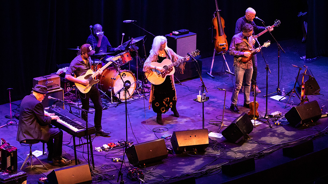 Photo of Emmylou Harris and band on stage