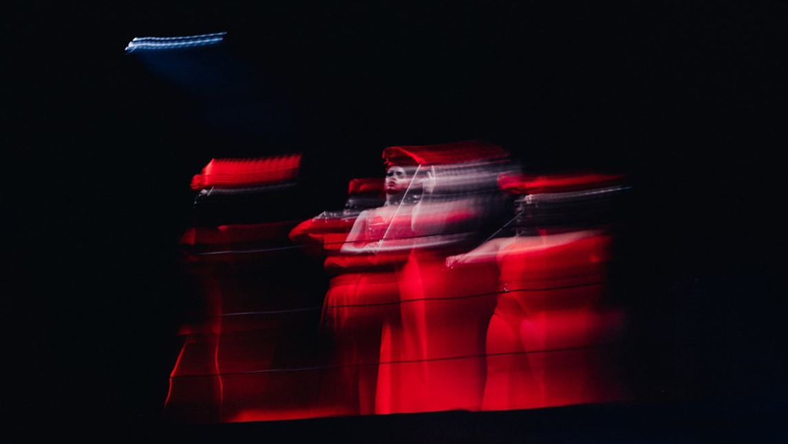 Lady Jess playing the violin