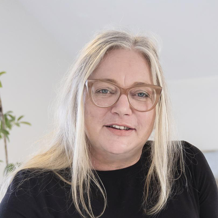 Nikki Blair headshot