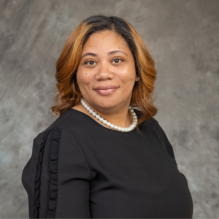 Terri Williams headshot