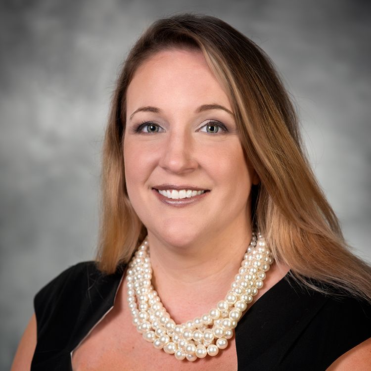 Headshot of Jenni Simon