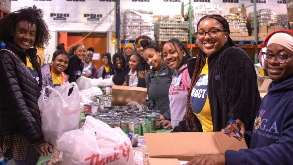 UNCG Students volunteering for MLK Day of Service