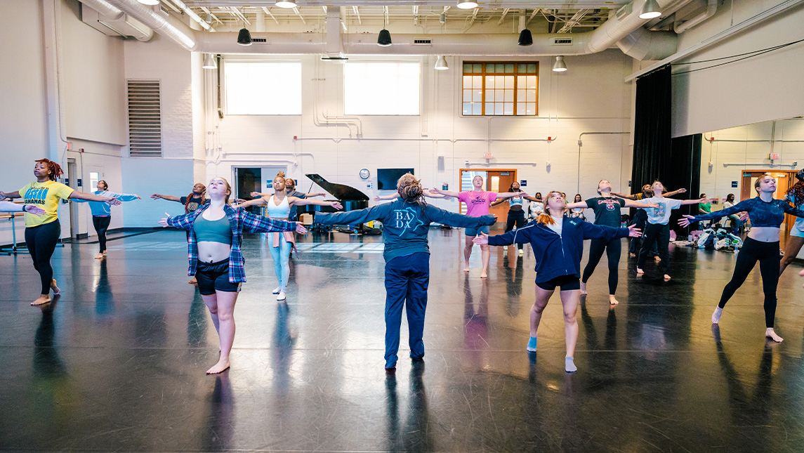 UNCG dance professor Robin Gee teaches a contemporary dance class