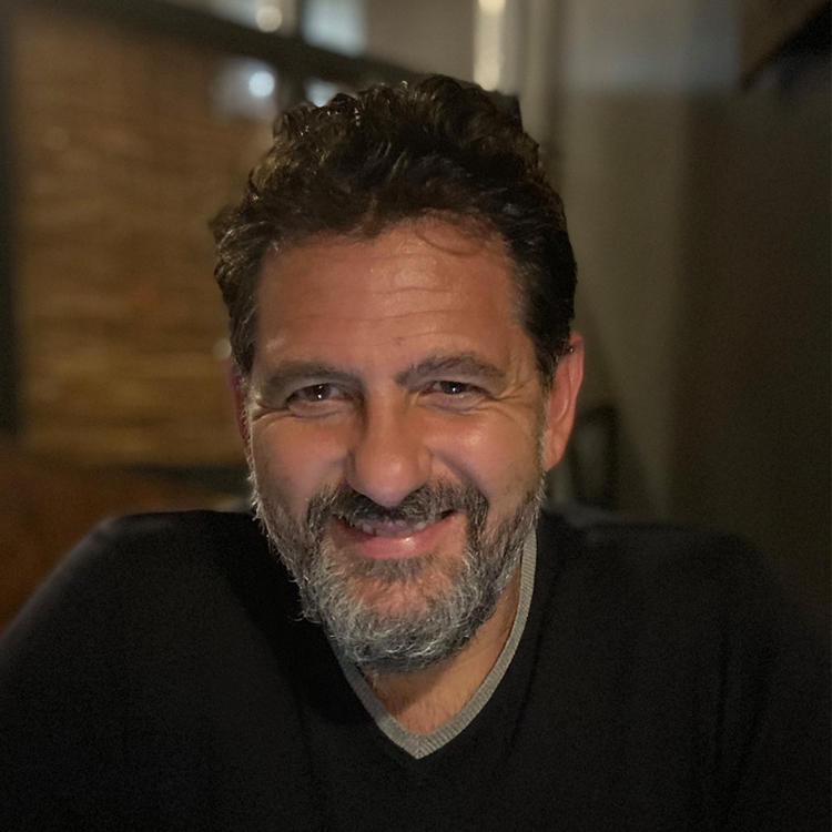 Headshot of Alejandro Horta