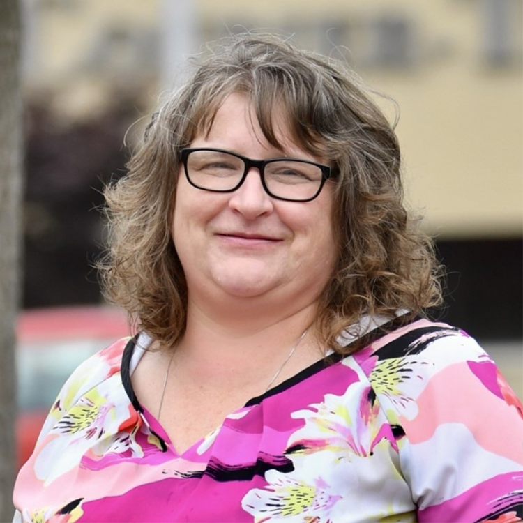 Headshot of Denise Greenwell