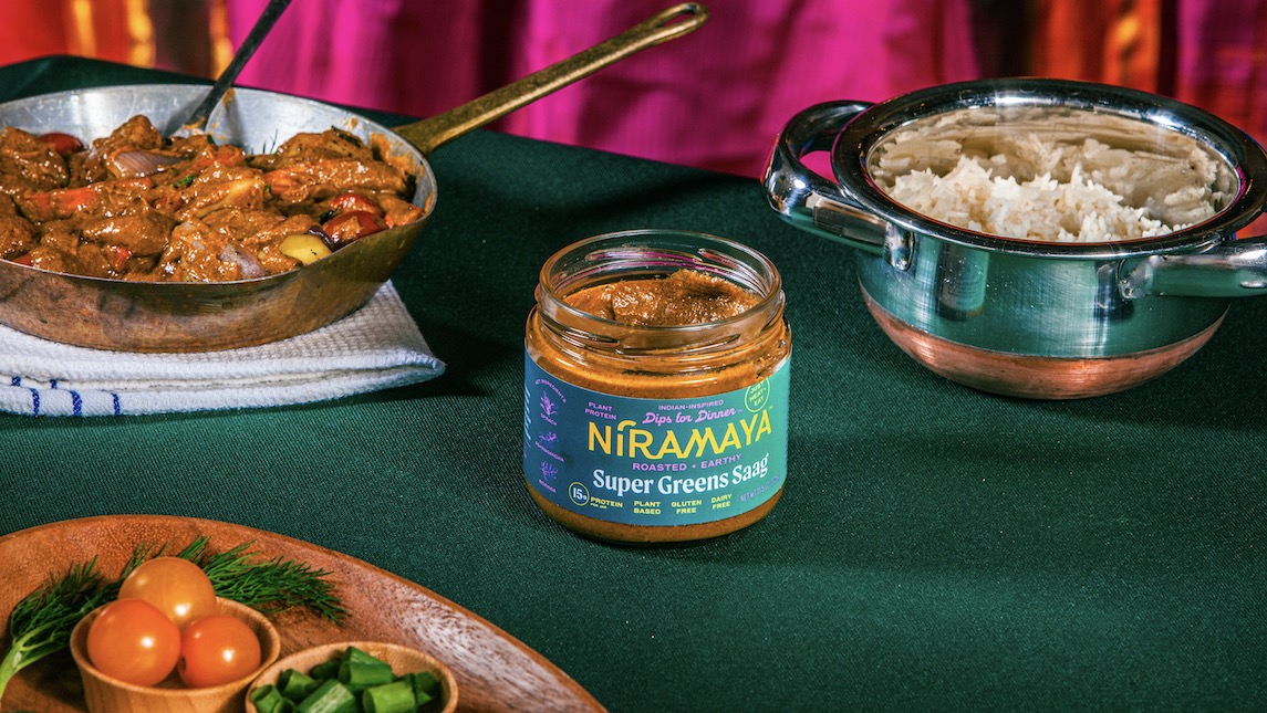 Product photos promoting jar of Niramaya Super Greens Saag.