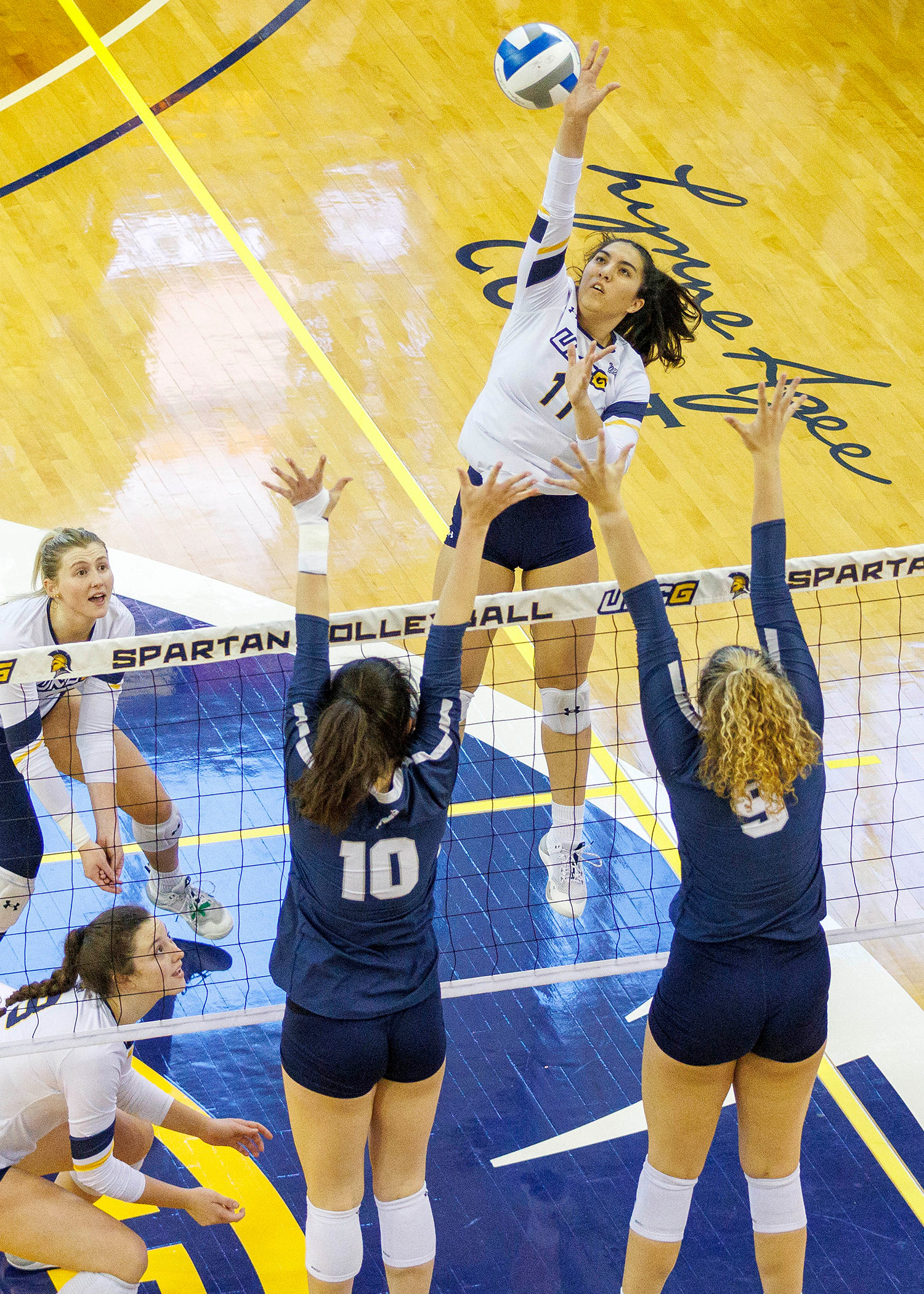 spartan-athletics-kicks-off-a-new-season-unc-greensboro