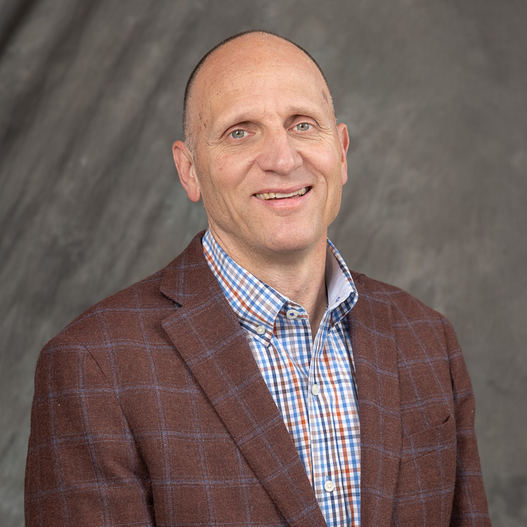 headshot of Craig Peck