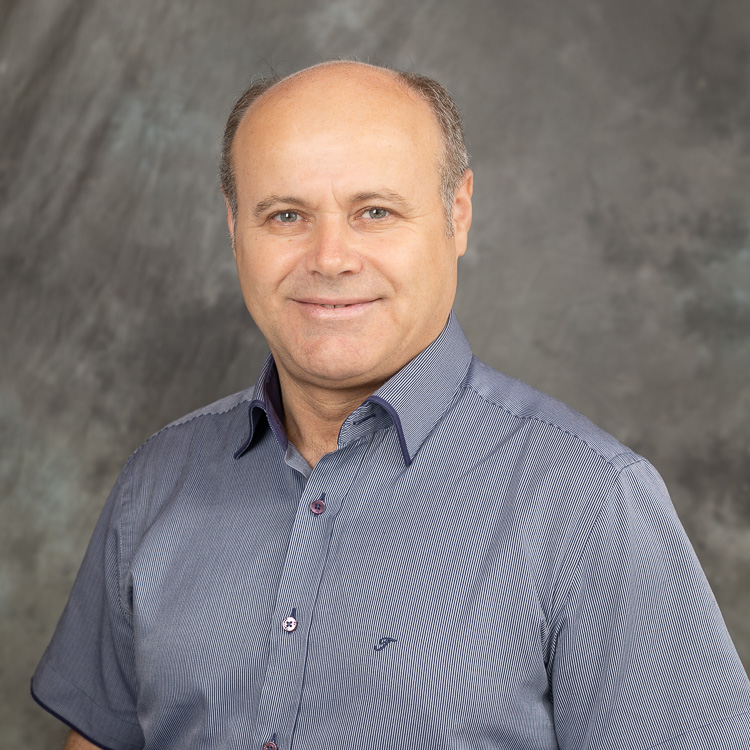 headshot of Izzet Lofca