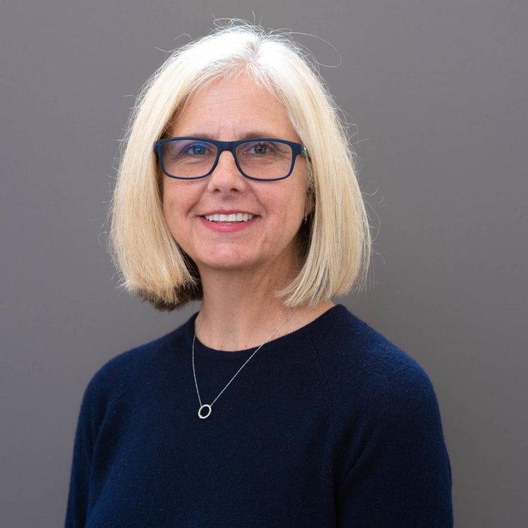 headshot of Kerri Richardson