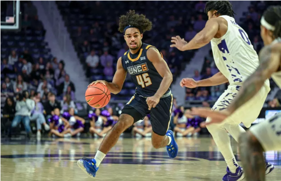 basketball team playing